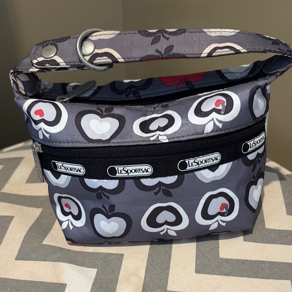 LeSportsac Gray Heart & Apple Pattern Wristlet ❤️